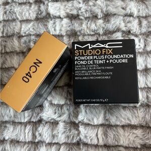 MAC Studio Fix Powder Plus Foundation - NC40